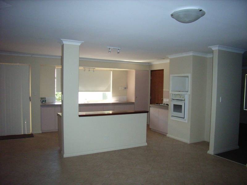 14 Monkton Place, Kinross WA 6028