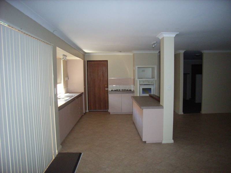 14 Monkton Place, Kinross WA 6028