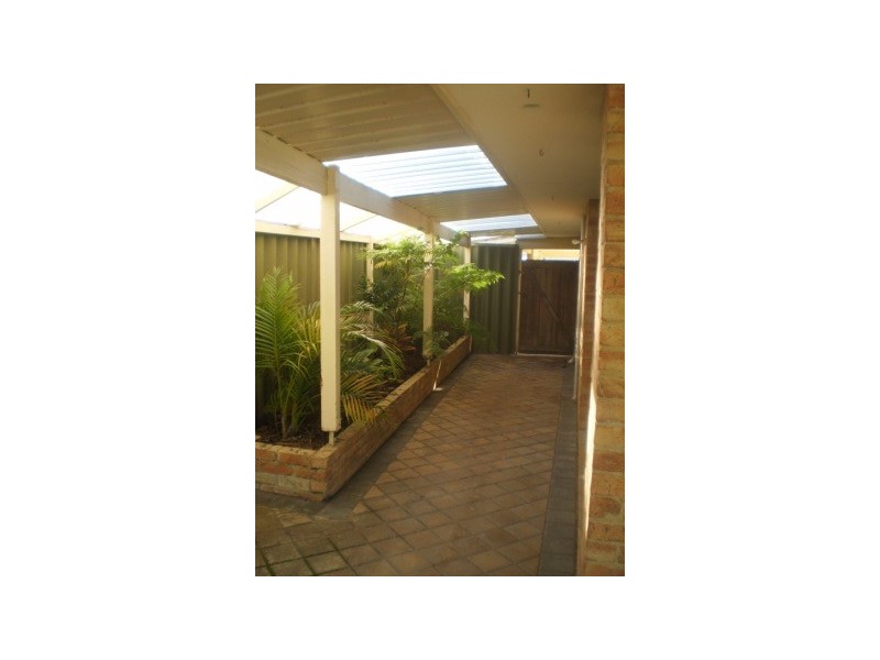 9 Larsson Walk, Clarkson WA 6030