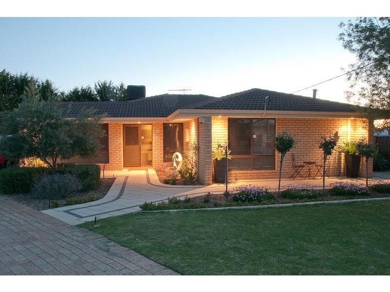 11 Irene Place, Beldon WA 6027