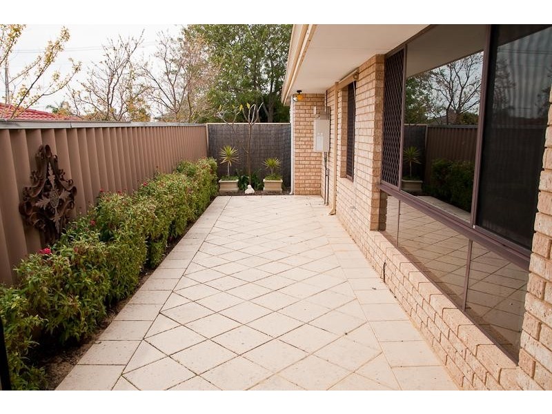 11 Irene Place, Beldon WA 6027