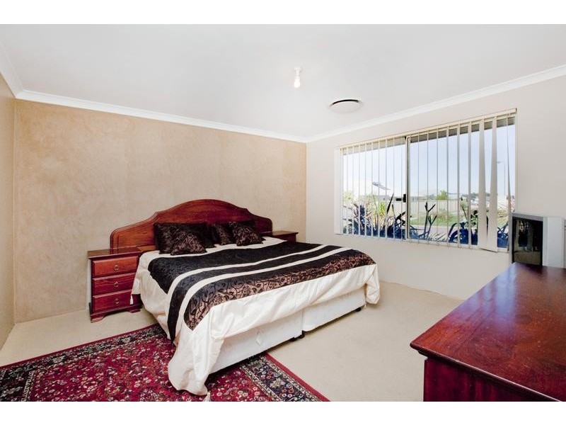 41 Apsley Bend, Tapping WA 6065