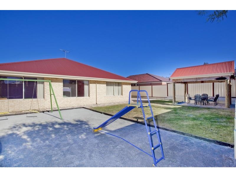 41 Apsley Bend, Tapping WA 6065