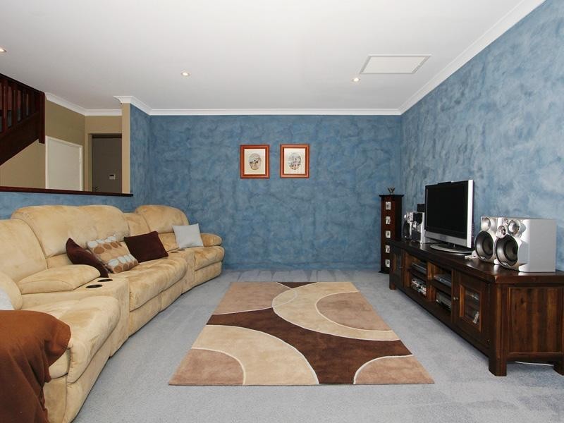 30 Roxburgh Circle, Kinross WA 6028