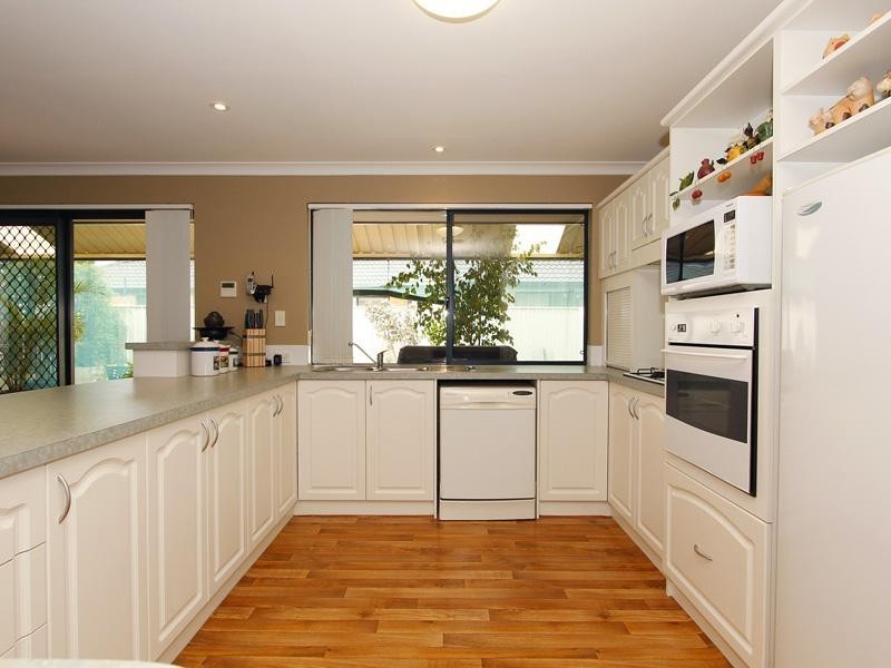 30 Roxburgh Circle, Kinross WA 6028