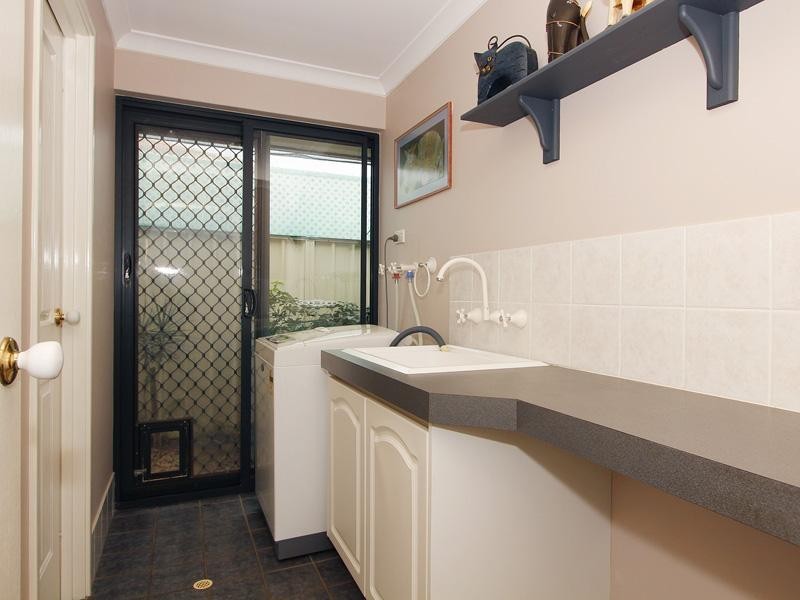 30 Roxburgh Circle, Kinross WA 6028