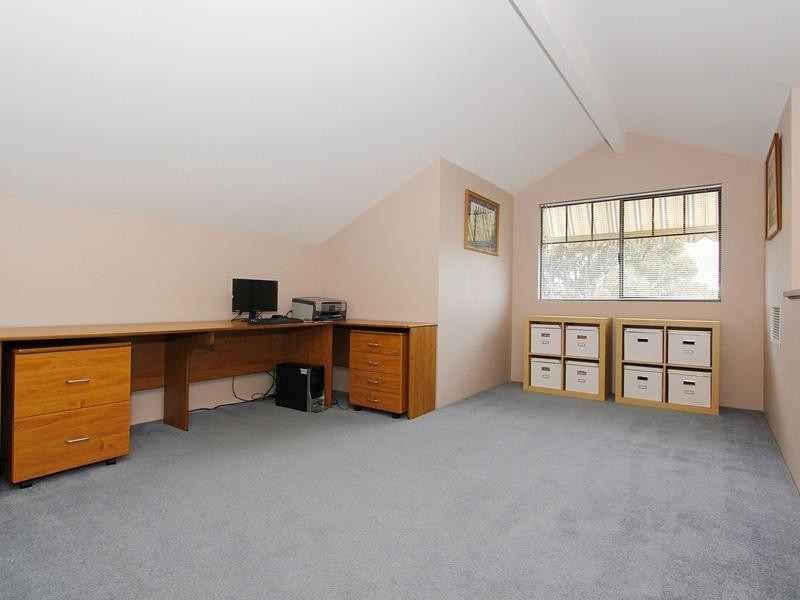 30 Roxburgh Circle, Kinross WA 6028