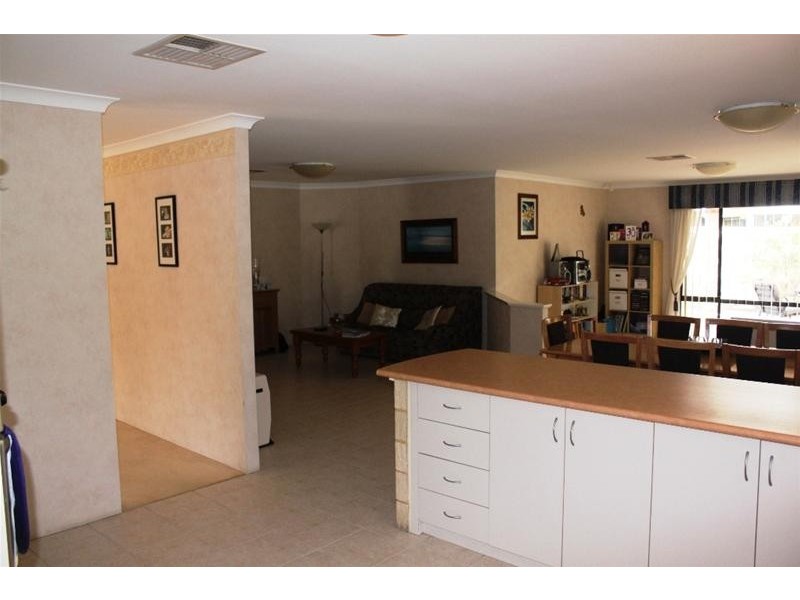 55 Palmerston Crescent, Tapping WA 6065