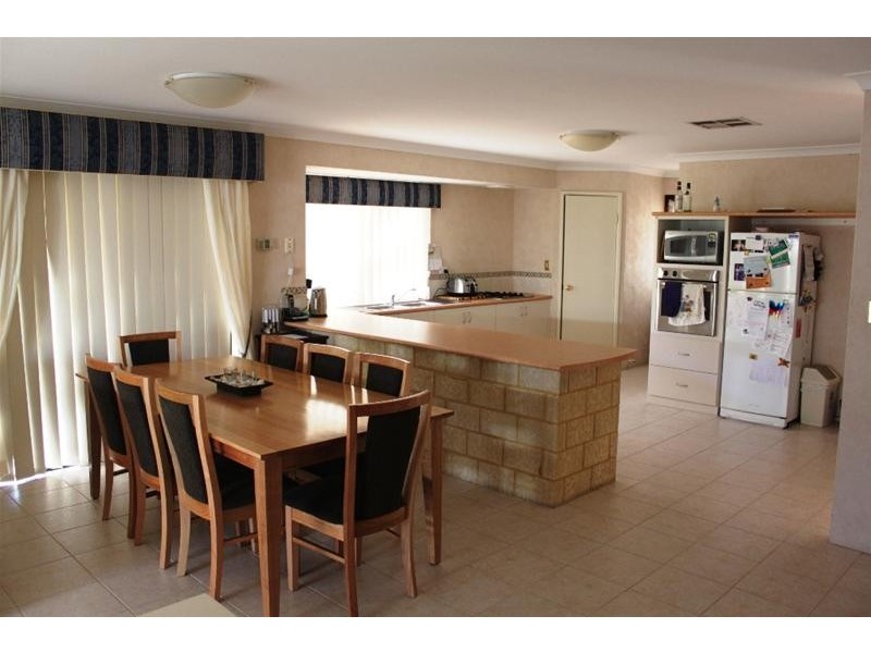 55 Palmerston Crescent, Tapping WA 6065