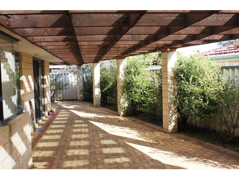 55 Palmerston Crescent, Tapping WA 6065