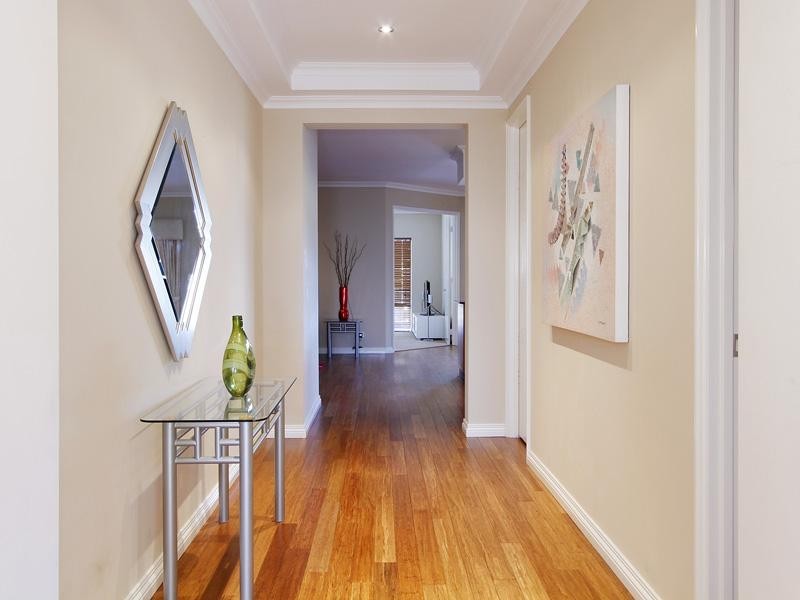 1 Shiralee Bend, Carramar WA 6031