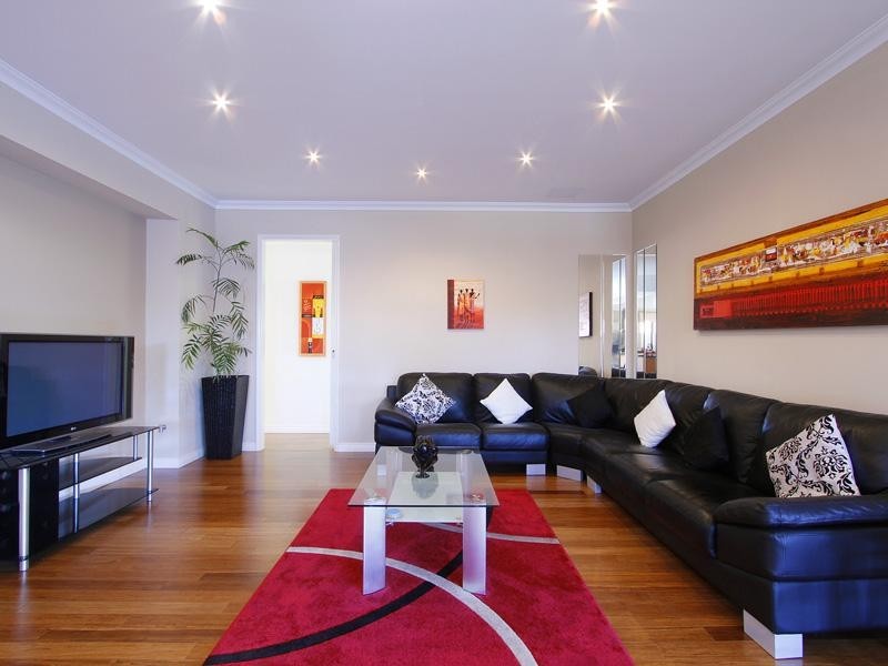 1 Shiralee Bend, Carramar WA 6031