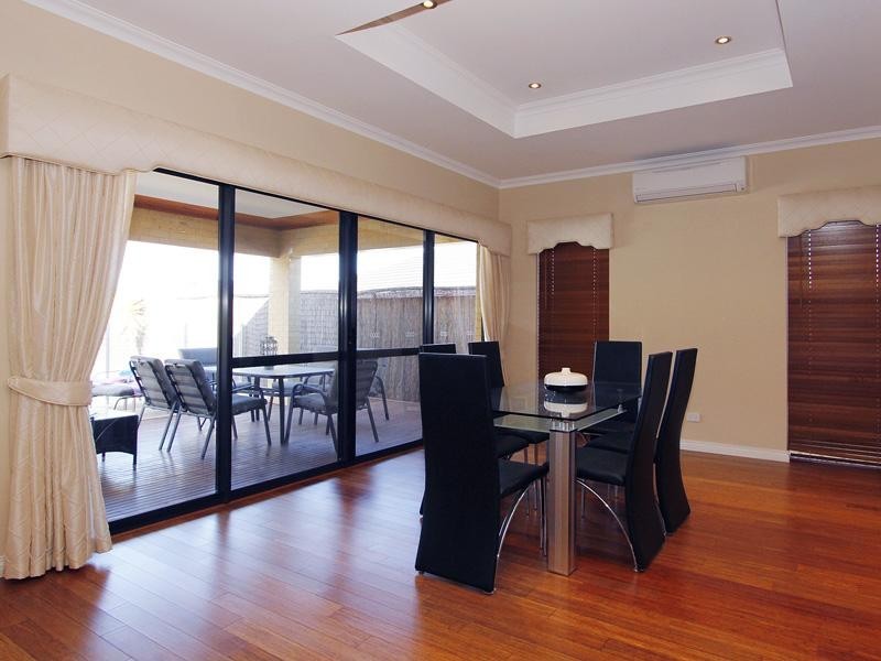 1 Shiralee Bend, Carramar WA 6031