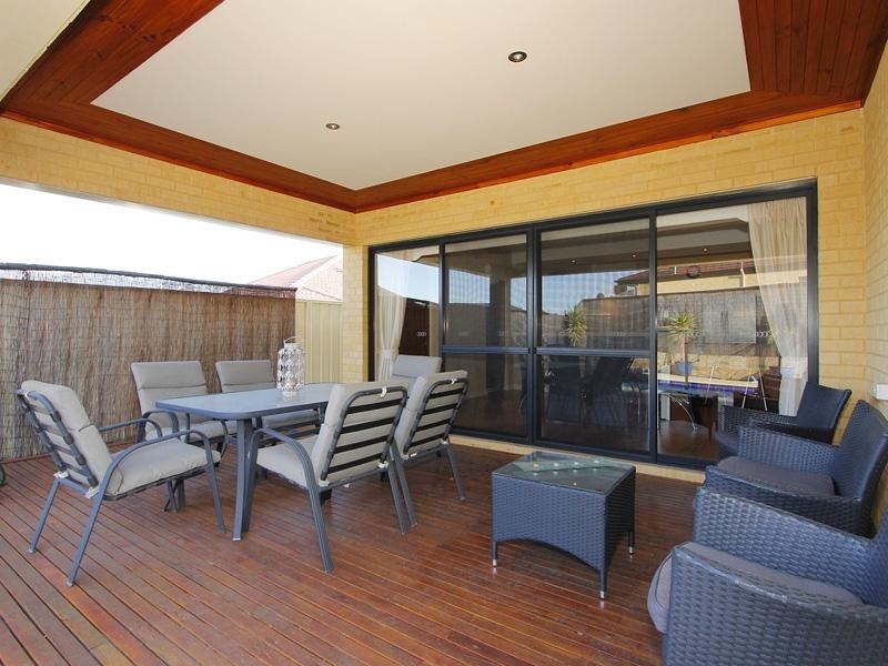 1 Shiralee Bend, Carramar WA 6031