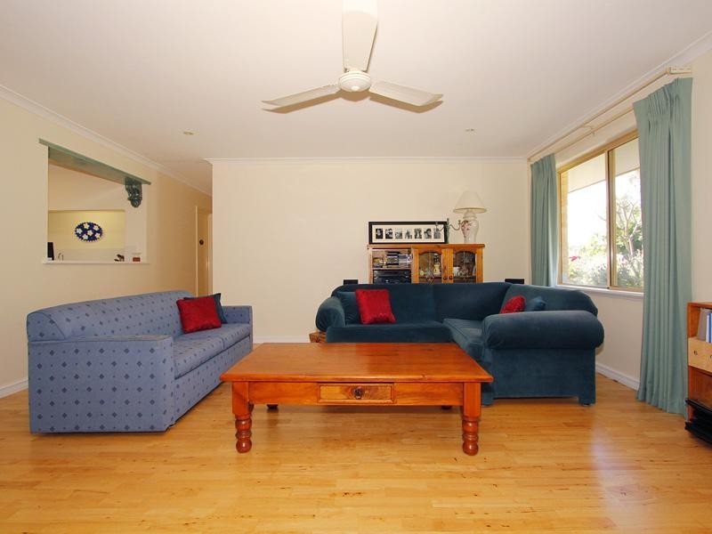 8 Eucumbene Crescent, Joondalup WA 6027