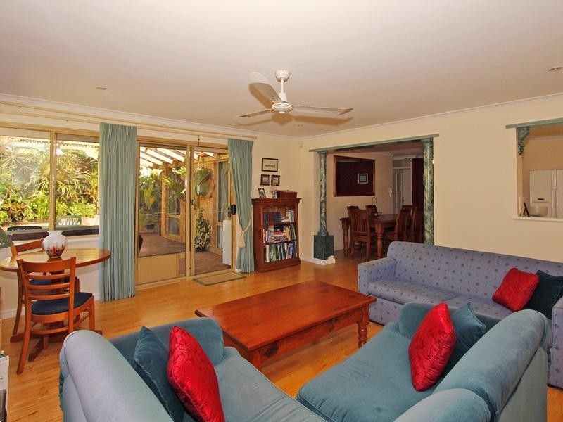 8 Eucumbene Crescent, Joondalup WA 6027