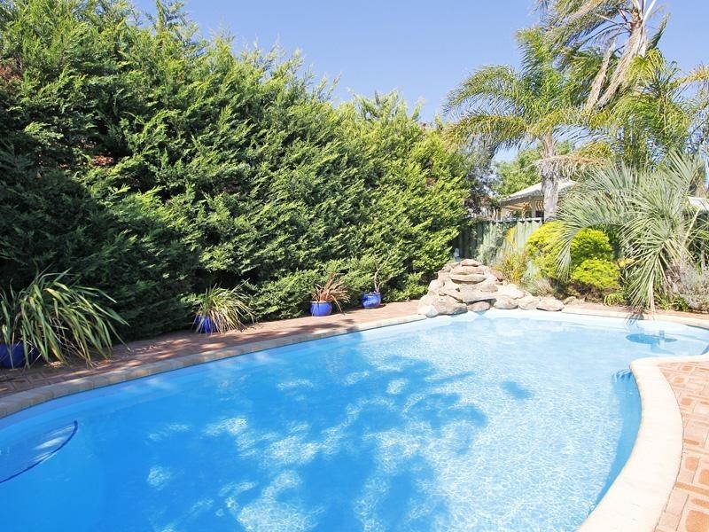 8 Eucumbene Crescent, Joondalup WA 6027