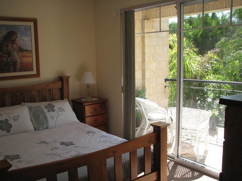 6/5 Spyglass Grove, Connolly WA 6027