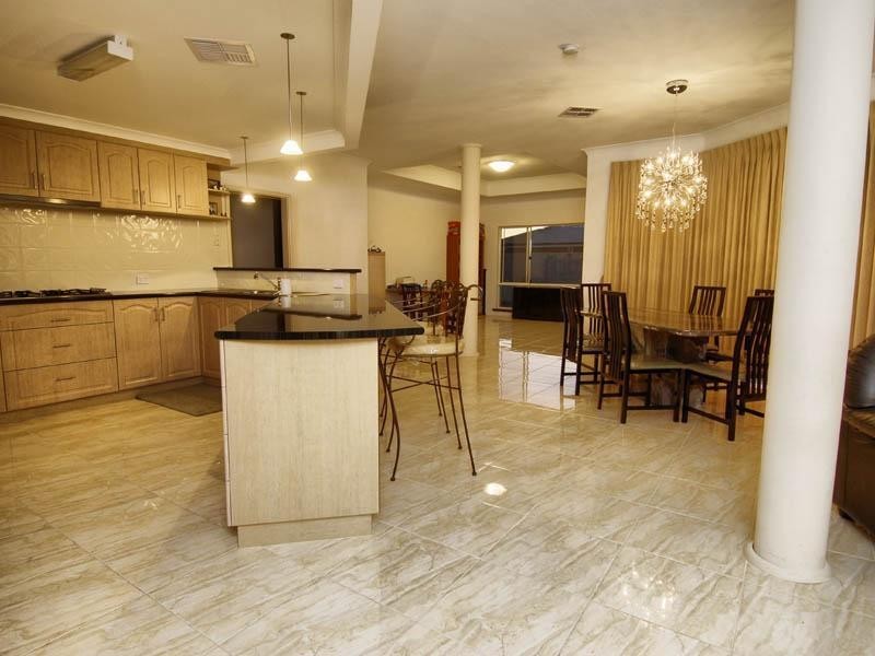 1 Kyby Place, Carramar WA 6031