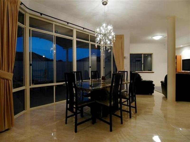 1 Kyby Place, Carramar WA 6031