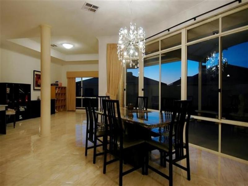 1 Kyby Place, Carramar WA 6031