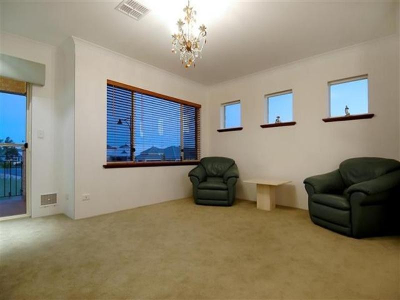 1 Kyby Place, Carramar WA 6031