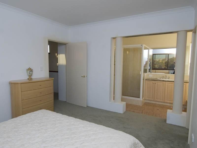 1 Kyby Place, Carramar WA 6031