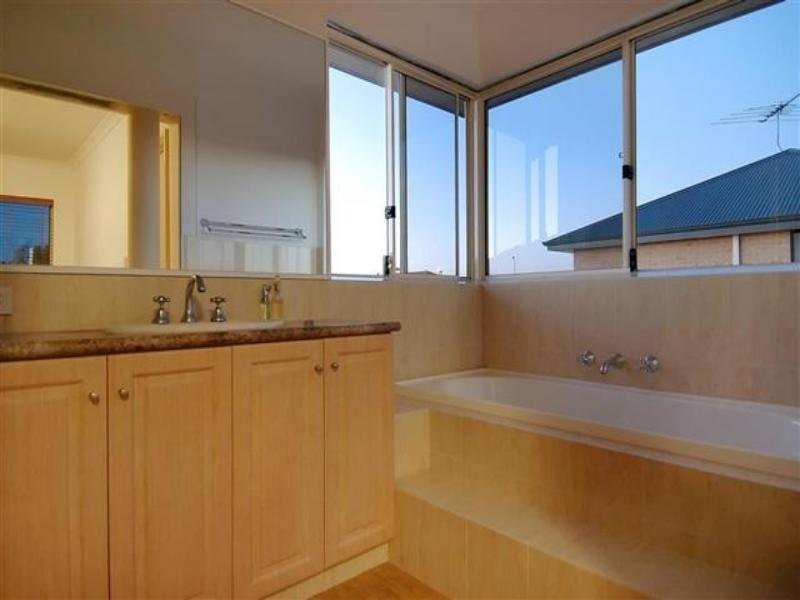 1 Kyby Place, Carramar WA 6031