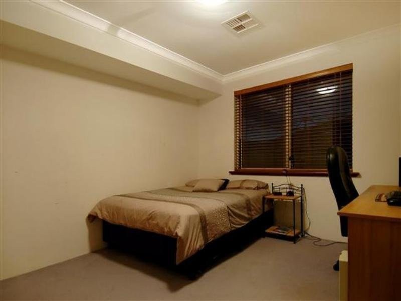 1 Kyby Place, Carramar WA 6031