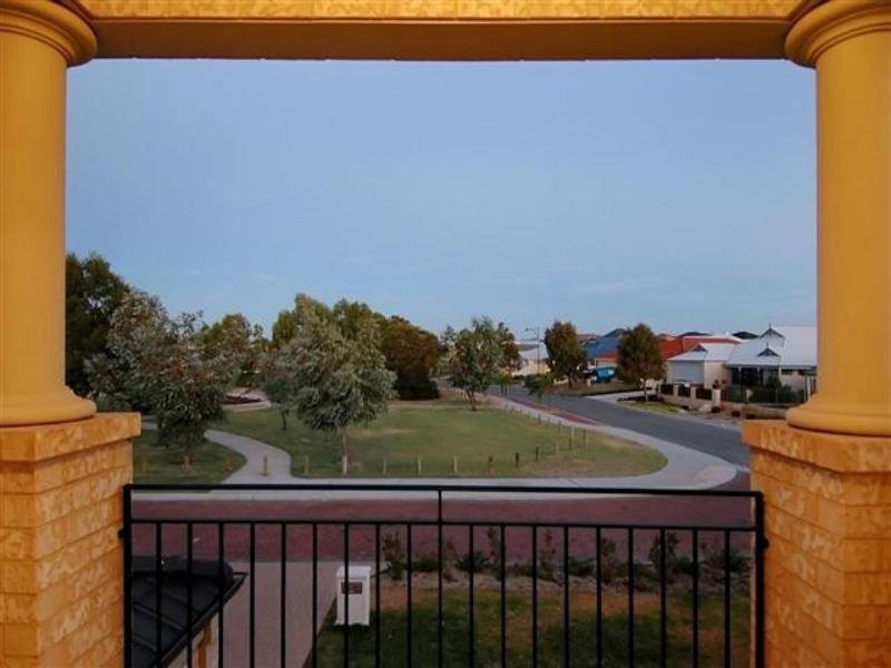 1 Kyby Place, Carramar WA 6031