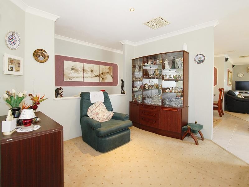 27 Gardiner Heights, Kinross WA 6028