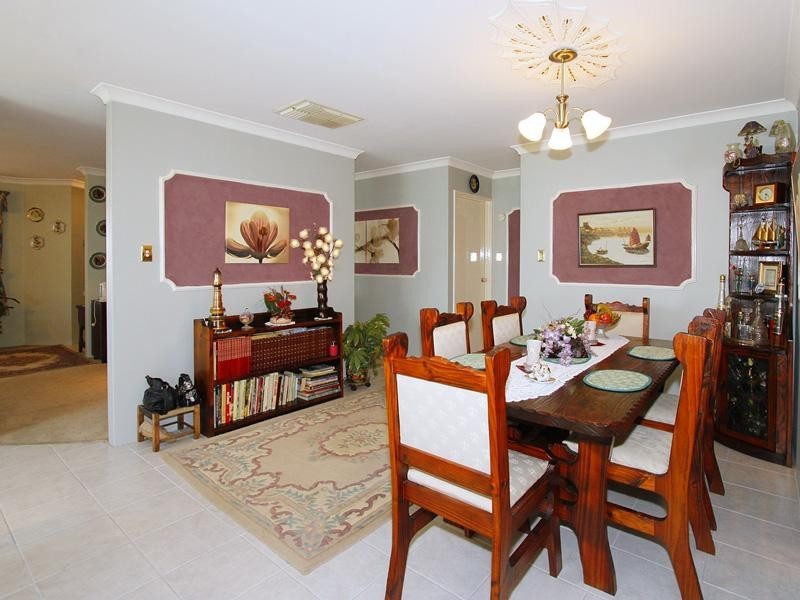 27 Gardiner Heights, Kinross WA 6028