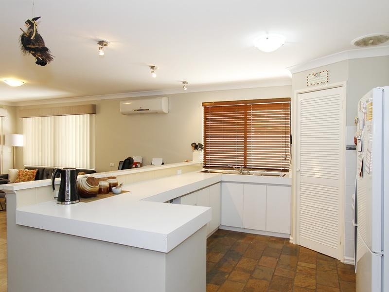 42 Osprey Circle, Ballajura WA 6066