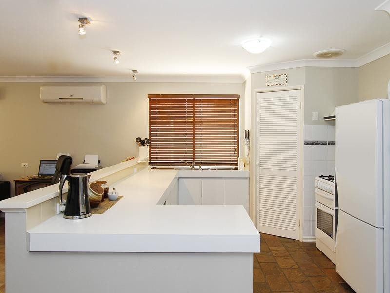 42 Osprey Circle, Ballajura WA 6066