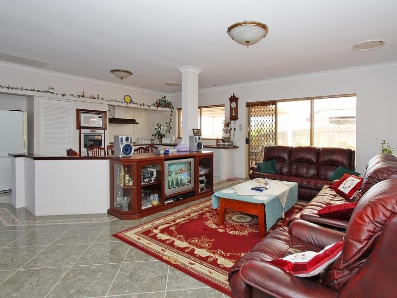 12 Sheringham Retreat, Currambine WA 6028