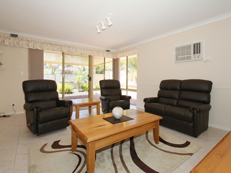 2 Gairloch Place, Joondalup WA 6027