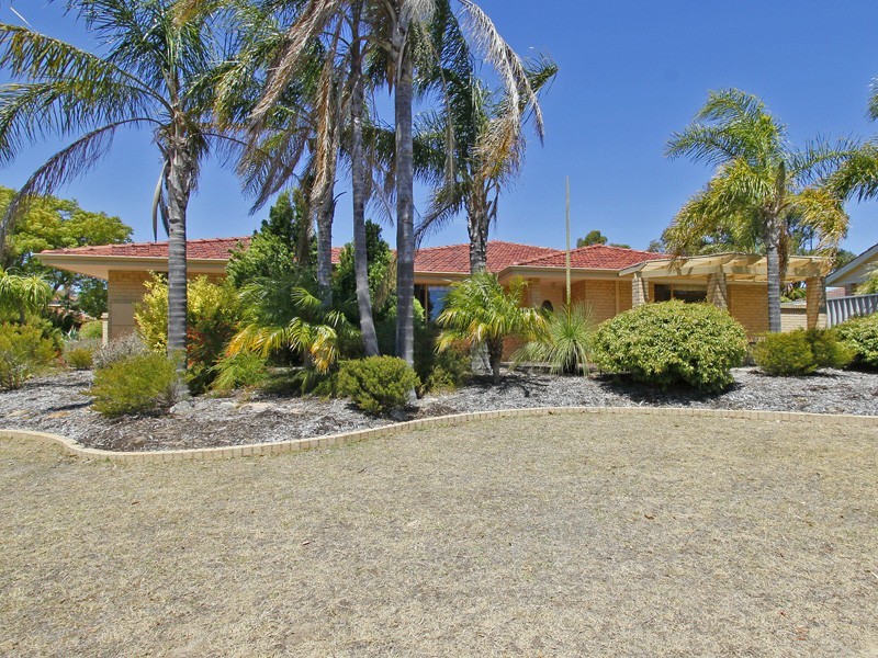 2 Gairloch Place, Joondalup WA 6027