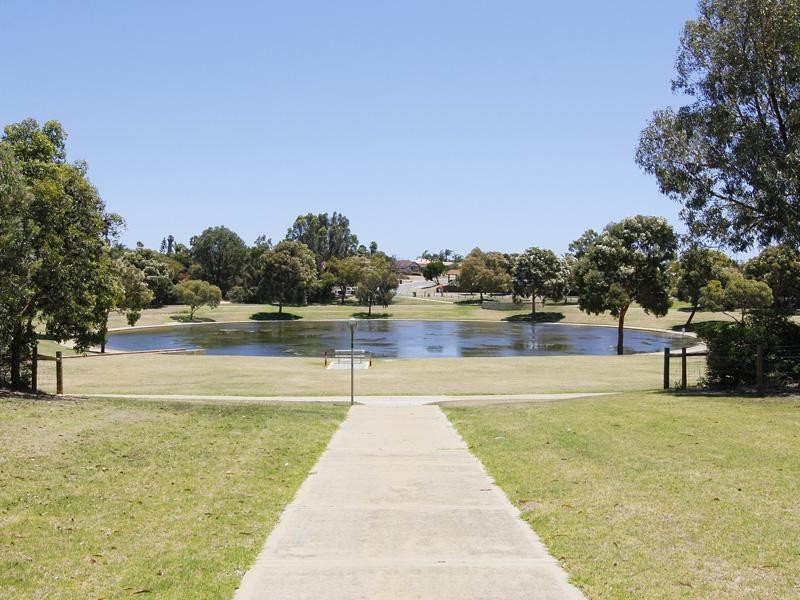 2 Gairloch Place, Joondalup WA 6027