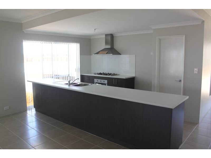 122 Lindsay Beach Blvde, Yanchep WA 6035