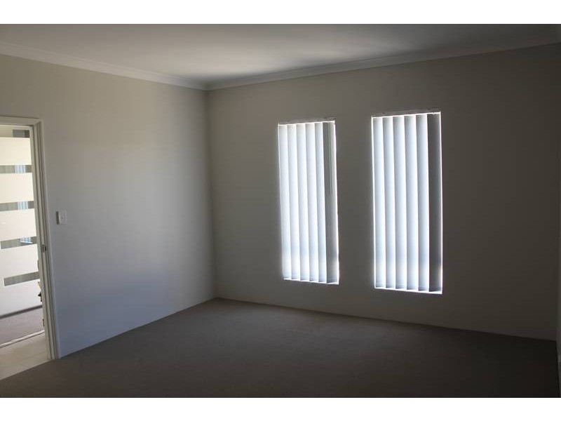 122 Lindsay Beach Blvde, Yanchep WA 6035