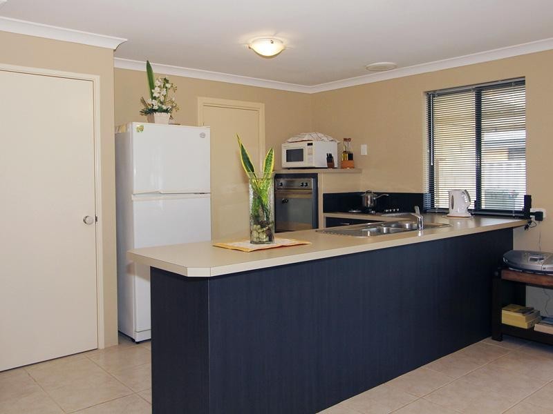 38 Alpina Promenade, Banksia Grove WA 6031