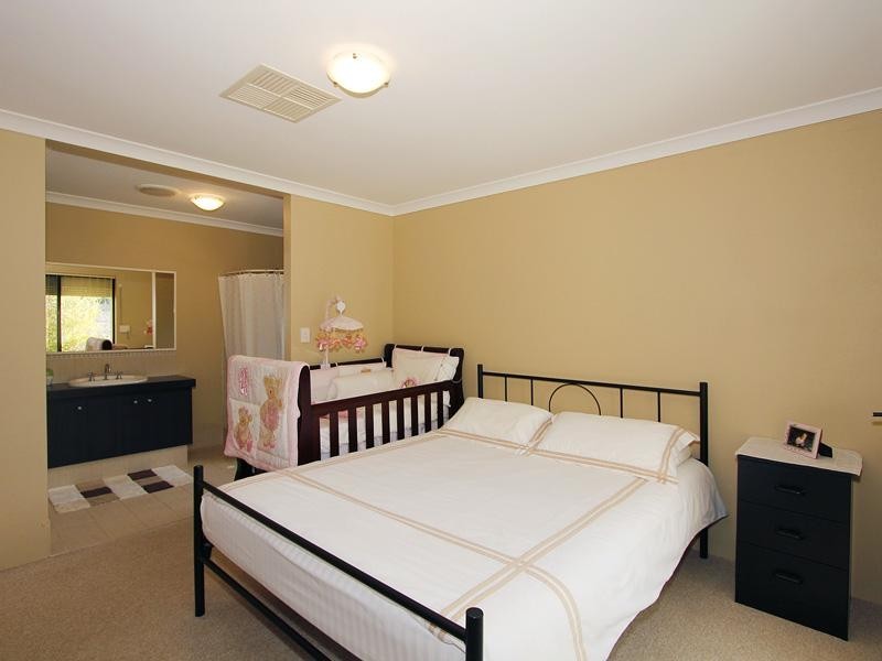 38 Alpina Promenade, Banksia Grove WA 6031