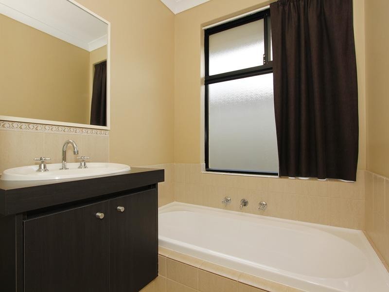 38 Alpina Promenade, Banksia Grove WA 6031