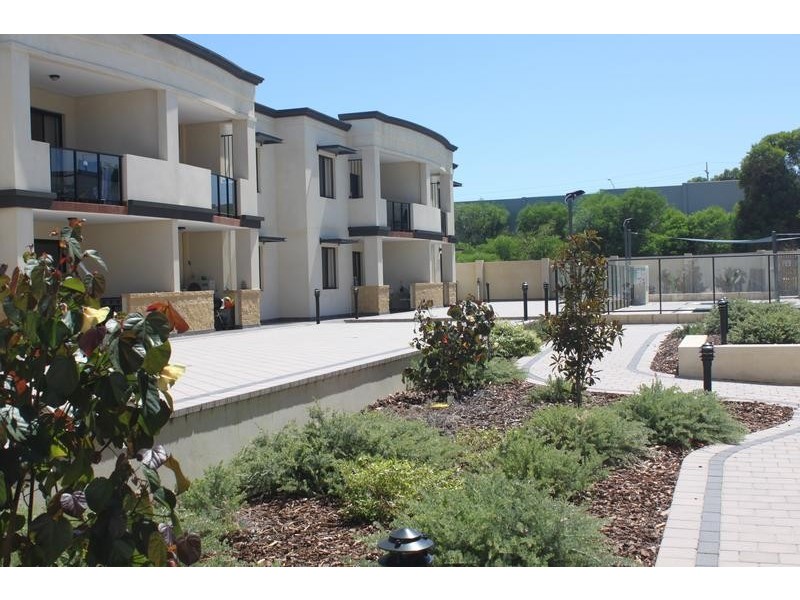 30/5 Eastleigh Loop, Currambine WA 6028