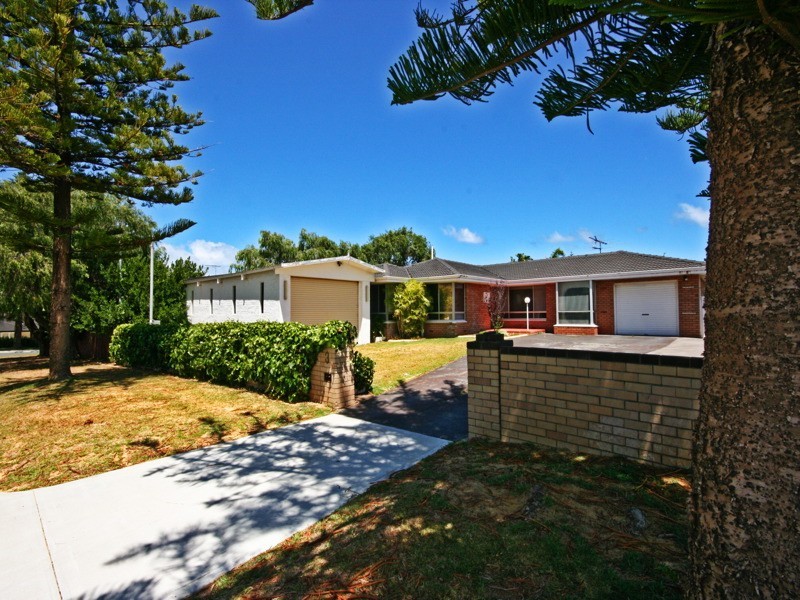 3 Gnobar Way, Mullaloo WA 6027