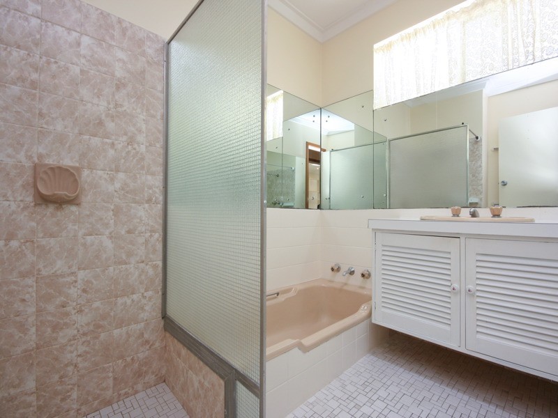 3 Gnobar Way, Mullaloo WA 6027