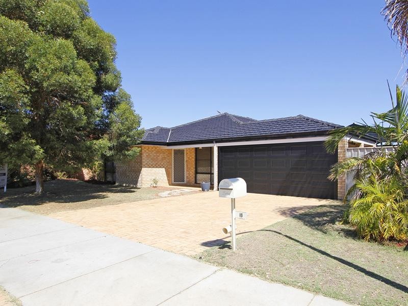 15 Coolamine Close, Carramar WA 6031