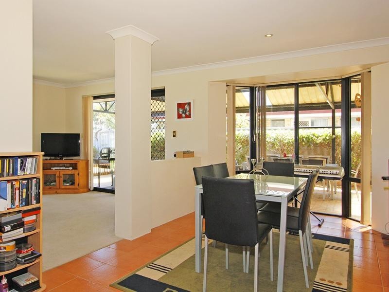 15 Coolamine Close, Carramar WA 6031