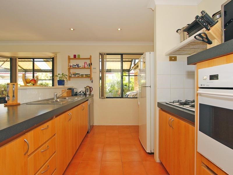 15 Coolamine Close, Carramar WA 6031