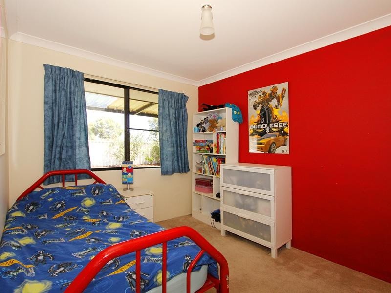 15 Coolamine Close, Carramar WA 6031